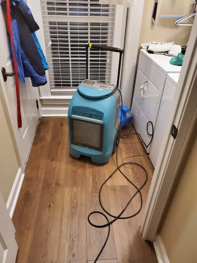 Commercial dehumidifier deployed for Flood Damage Cleanup in Annapolis Neck